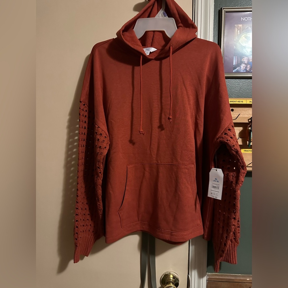 Time and Tru women’s Brick Red Hoodie Sweater